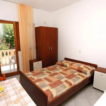 With Parking Space Rovanjska, Paklenica - 6209 *