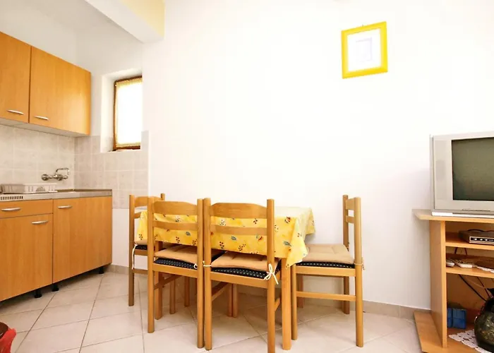With Parking Space Rovanjska, Paklenica - 6209 Апартаменты