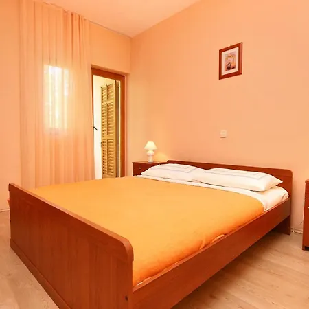 Апартаменты With Parking Space Rovanjska, Paklenica - 6209