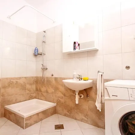 Апартаменты With Parking Space Rovanjska, Paklenica - 6209